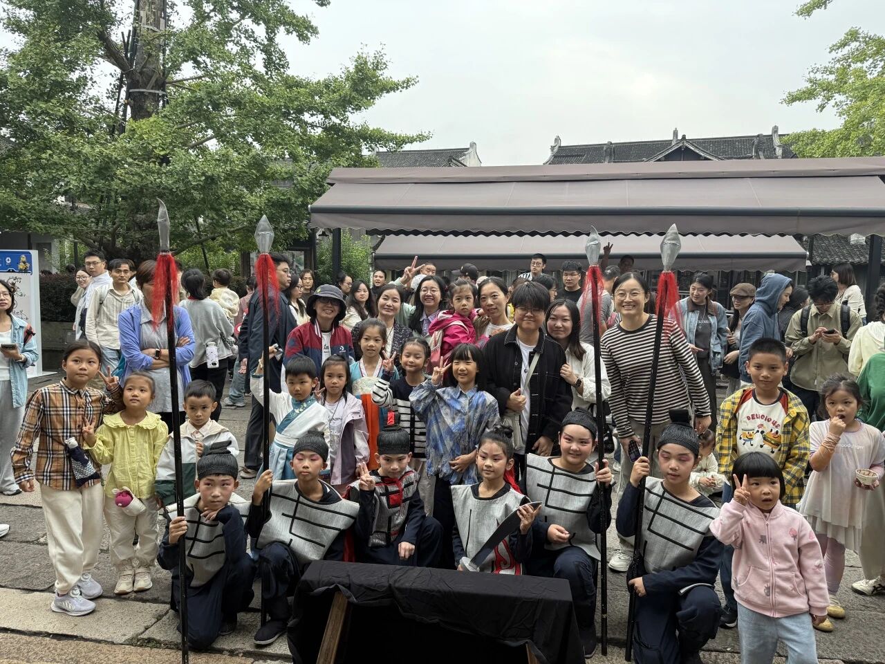 浙话少儿版《花木兰》亮相第十二届乌镇戏剧节古镇嘉年华