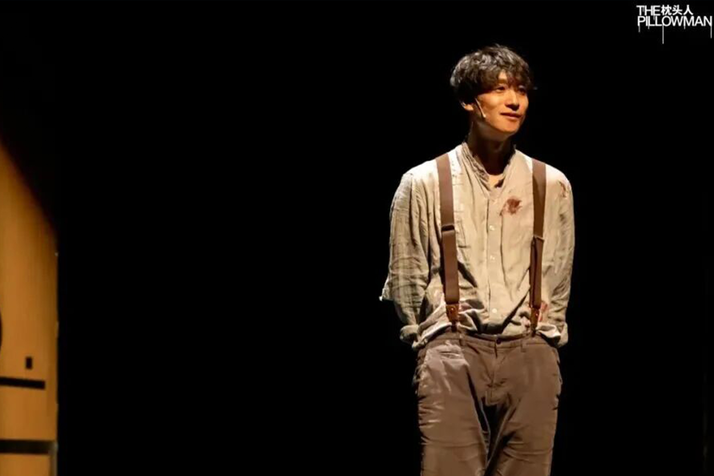 巡演 12 年，这部暗黑治愈、叩问人性的话剧凭什么长红？