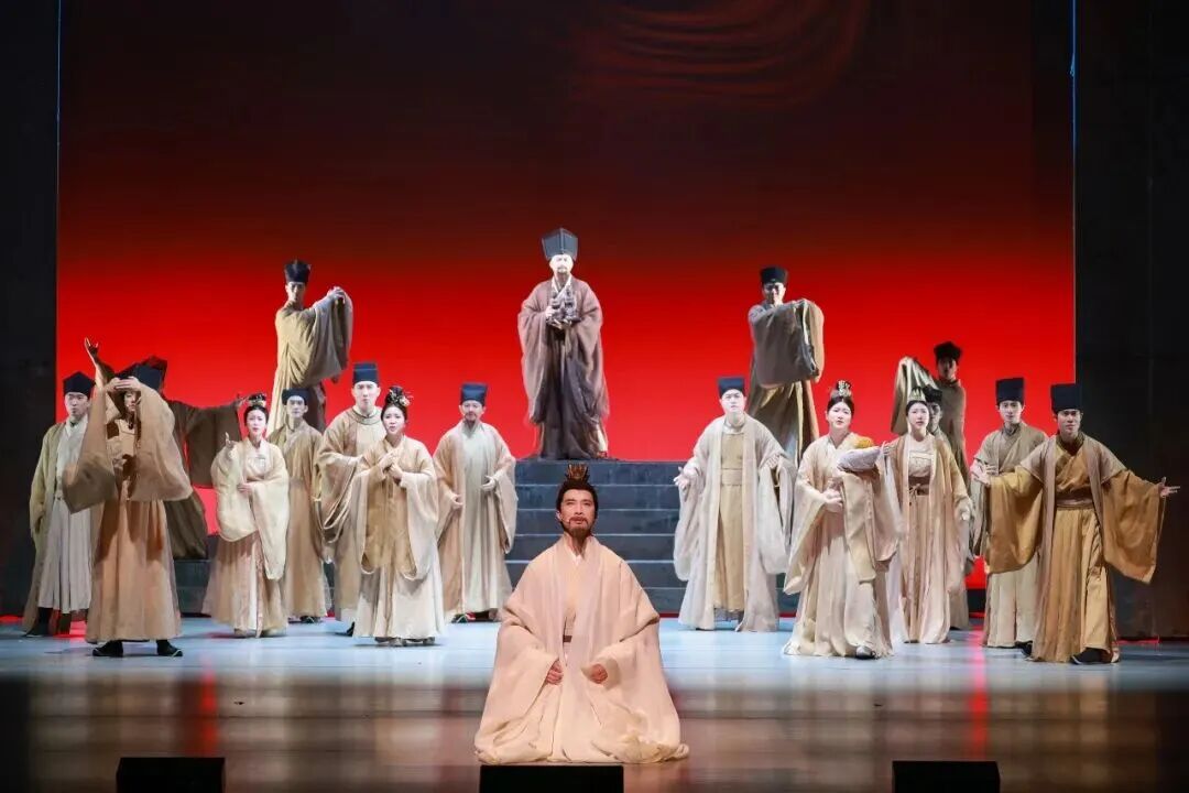 第七届全国少数民族文艺会演入选剧目《南孔》在浙江省人民大会堂上演